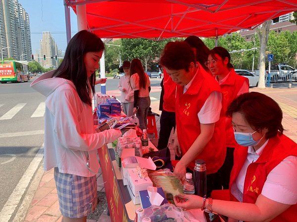 助力學子圓夢，踐行國企擔當  安徽鹽業地產集團組織愛心助考公益活動